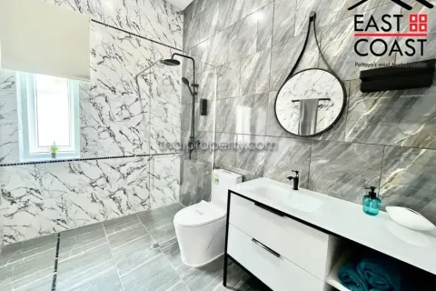 Casa de 3 dormitorios en Pattaya, Tailandia № 213265 - foto 16