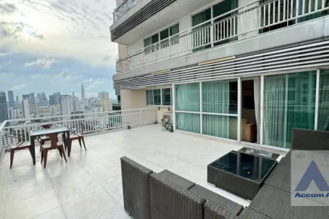 Ático de 2 dormitorios en Watthana, Bangkok, Tailandia № 214506