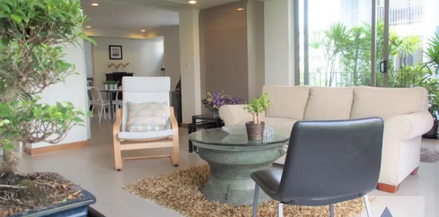 Condominio de 2 dormitorios en Watthana, Bangkok, Tailandia № 214504