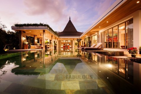Villa in Bang Tao, Thailand 4 bedrooms № 179705
