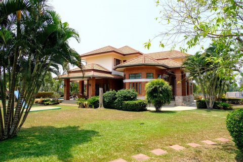 House in Chiang Mai, Thailand 4 bedrooms № 121930 - photo 3