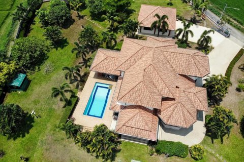 House in Chiang Mai, Thailand 4 bedrooms № 121930 - photo 2