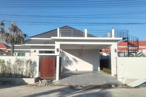 Вилла в Хуа Хине, Таиланд с 3 спальнями  № 154090 - фото 1