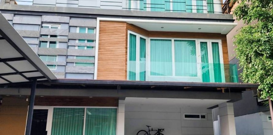 Дом в Чатучаке, Бангкок, Таиланд с 5 спальнями  № 154093