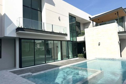 Villa in Bang Khen, Bangkok, Thailand 5 bedrooms № 154091 - photo 5