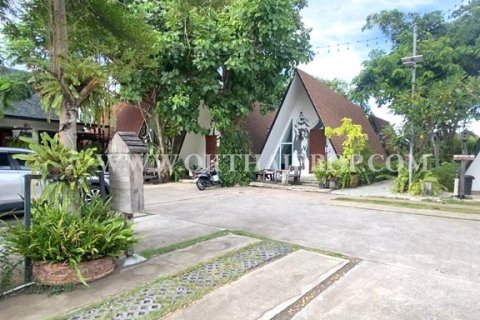 Land in Pattaya, Thailand 1752 sq.m. № 154088 - photo 2