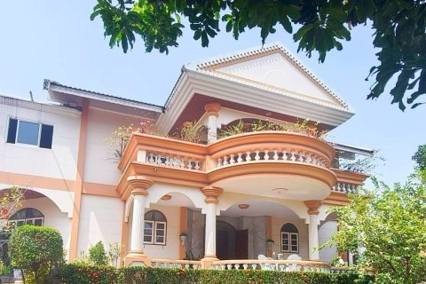 Дуплекс в Бангкапи, Бангкок, Таиланд с 4 спальнями № 149904 - фото 3