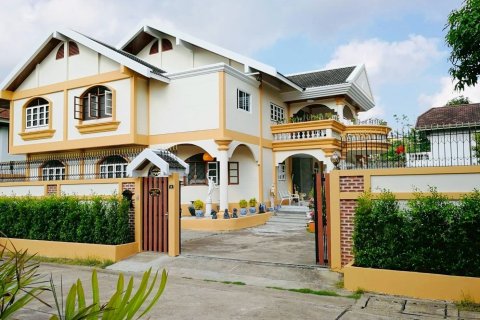 Дуплекс в Бангкапи, Бангкок, Таиланд с 4 спальнями № 149904