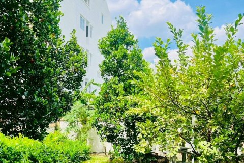 Дуплекс в Бангкапи, Бангкок, Таиланд с 4 спальнями № 149904 - фото 6