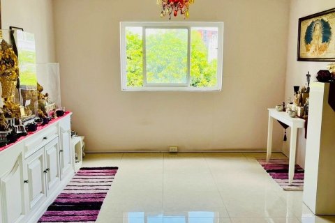 Дуплекс в Бангкапи, Бангкок, Таиланд с 4 спальнями № 149904 - фото 12