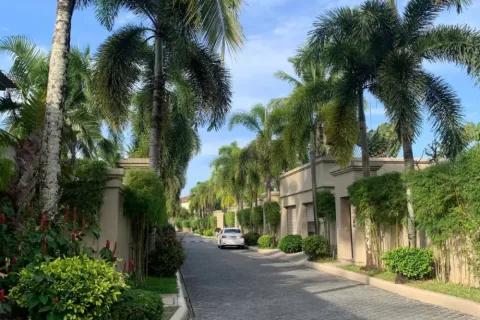 Villa in Phuket, Thailand 3 bedrooms № 175583 - photo 11