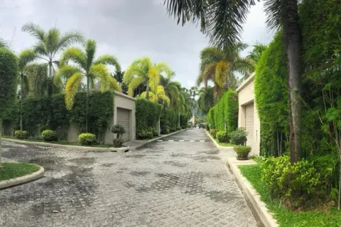 Villa in Phuket, Thailand 3 bedrooms № 175583 - photo 15