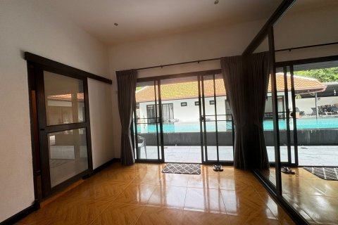 Villa in Ko Samui, Thailand 5 bedrooms № 136269 - photo 23