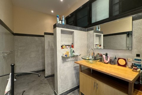 Villa in Ko Samui, Thailand 5 bedrooms № 136269 - photo 24