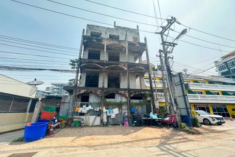 House in Pattaya, Thailand 5 bedrooms № 156600