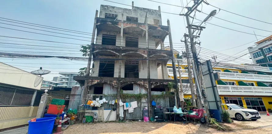 House in Pattaya, Thailand 5 bedrooms № 156600