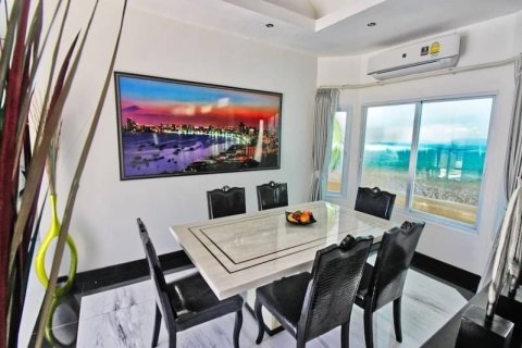 House in Pattaya, Thailand 6 bedrooms № 157729 - photo 11