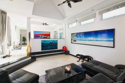 House in Pattaya, Thailand 6 bedrooms № 157729 - photo 3