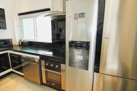 House in Pattaya, Thailand 6 bedrooms № 157729 - photo 4