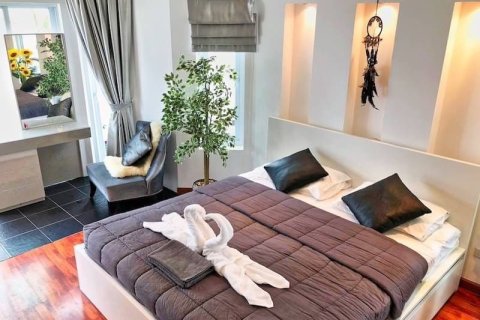 House in Pattaya, Thailand 6 bedrooms № 157729 - photo 9