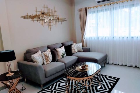 House in Pattaya, Thailand 4 bedrooms № 157731 - photo 4