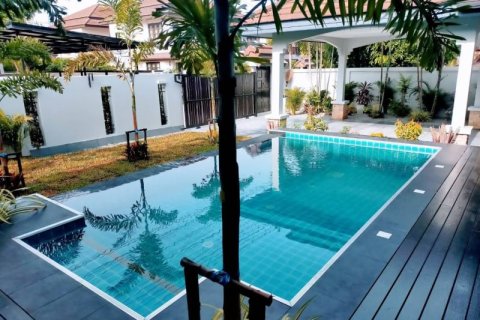 House in Pattaya, Thailand 4 bedrooms № 157731 - photo 13