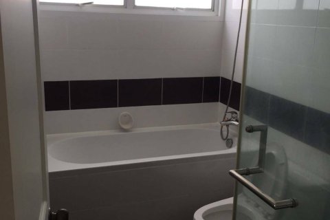 Кондоминиум с 2 спальнями в Клонг Тоэй, Бангкок, Таиланд № 155040 - фото 5