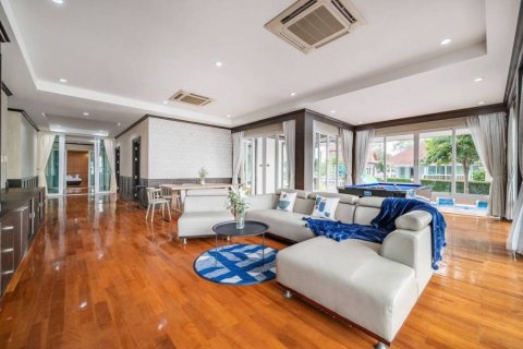 Вилла в Банг Саре, Таиланд с 5 спальнями № 118984 - фото 2