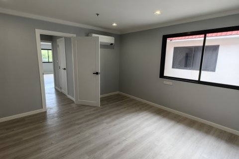 Кондоминиум с 2 спальнями в Сатхоне, Бангкок, Таиланд № 137408 - фото 4