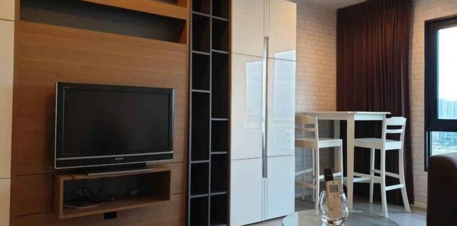 Studio dans le Condo à Samut Prakan, Thaïlande № 137409