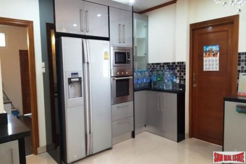 House in Pattaya, Thailand 3 bedrooms № 193228 - photo 5