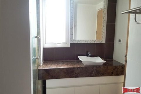 Apartment on Jomtien Beach, Pattaya, Thailand 2 bedrooms № 193229 - photo 5