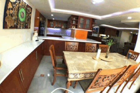 Apartment in Pattaya, Thailand 2 bedrooms № 193223 - photo 4