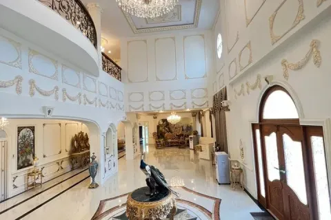 Haus in Bang Bon, Bangkok, Thailand 10 Schlafzimmer № 219890 - Foto 3