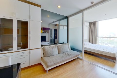 Studio in the Condo in Watthana, Bangkok, Thailand  № 169407