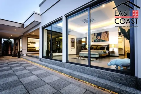 Casa de 4 dormitorios en Pattaya, Tailandia № 212734 - foto 11