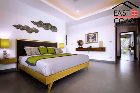 Casa de 4 dormitorios en Pattaya, Tailandia № 212734 - foto 7