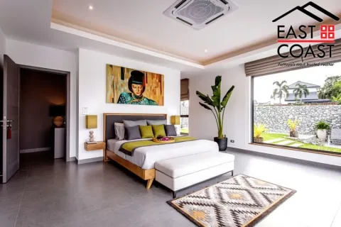 Casa de 4 dormitorios en Pattaya, Tailandia № 212734 - foto 6