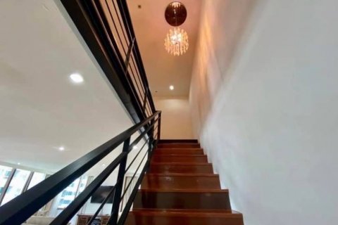 Condo in Khlong Toei, Bangkok, Thailand, 3 bedrooms № 142089 - photo 10