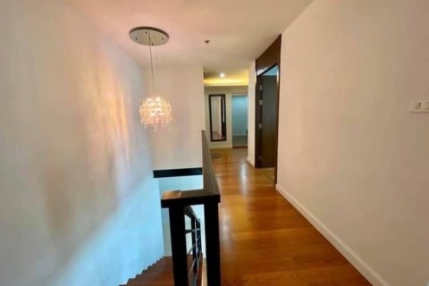 Condo in Khlong Toei, Bangkok, Thailand, 3 bedrooms № 142089 - photo 11