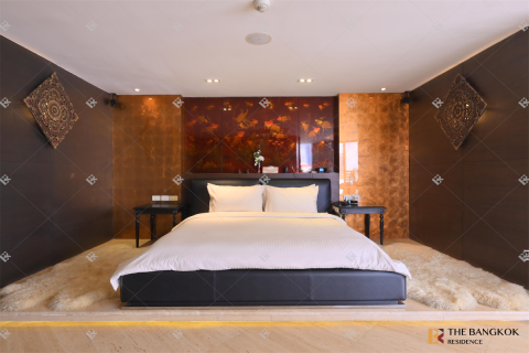 Condo in Bangkok, Thailand, 3 bedrooms № 186420 - photo 2