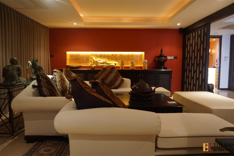 Condo in Bangkok, Thailand, 3 bedrooms № 186420 - photo 10