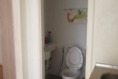 Condo in Bang Kapi, Bangkok, Thailand, 2 bedrooms  № 138667 - photo 5