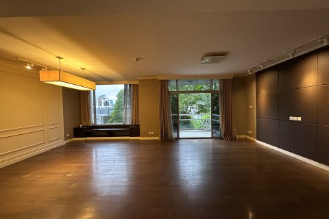 Кондоминиум с 3 спальнями в Патхум Ване, Бангкок, Таиланд № 150094 - фото 2