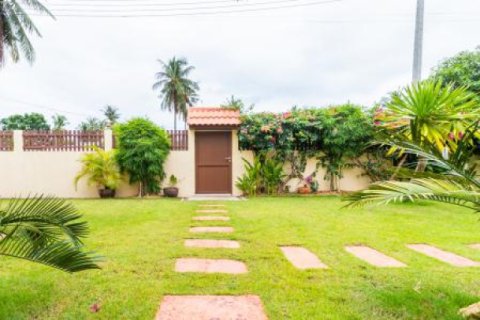 Villa in Hua Hin, Thailand 4 bedrooms № 193366 - photo 5