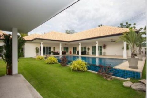 Villa in Hua Hin, Thailand 4 bedrooms № 193365