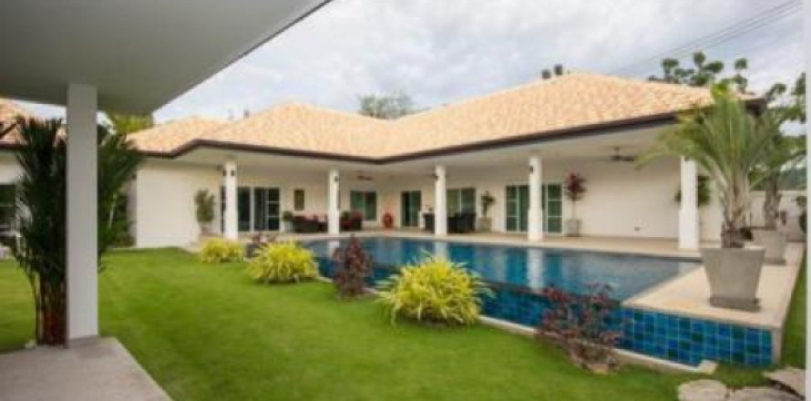Villa in Hua Hin, Thailand 4 bedrooms № 193365