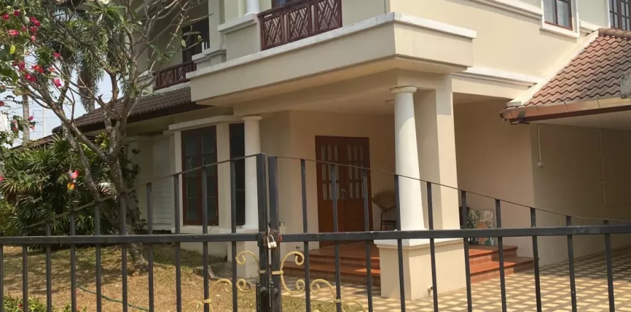 Дом в Ханг Донге, Таиланд с 4 спальнями  № 137161