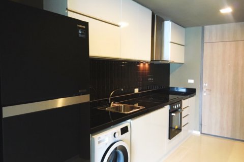 Condo in Bangkok, Thailand, 1 bedroom  № 144093 - photo 4