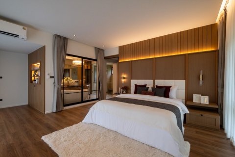 Villa in Chiang Mai, Thailand 4 bedrooms № 155325 - photo 20